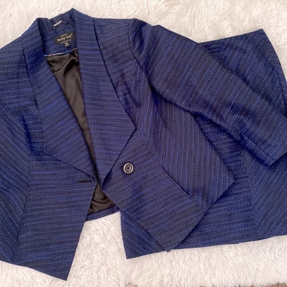 Rare Mary Kay exclusive two piece suit
